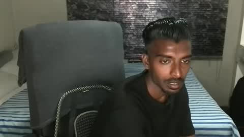 Snapshot of nickyle63 chatting on 11/20/25, 05:56 james online show from 11/20/25, 05:56