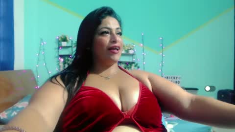 Snapshot of nickyribeiro chatting on 02/14/25, 05:57 nickyribeiro online show from 02/14/25, 05:57