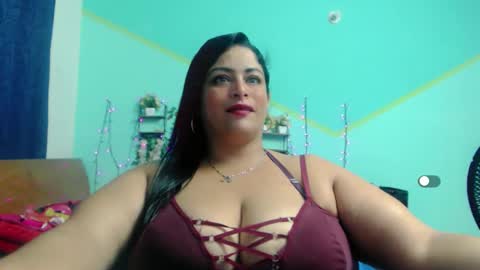 Snapshot of nickyribeiro chatting on 10/06/25, 05:05 nickyribeiro online show from 10/06/25, 05:05