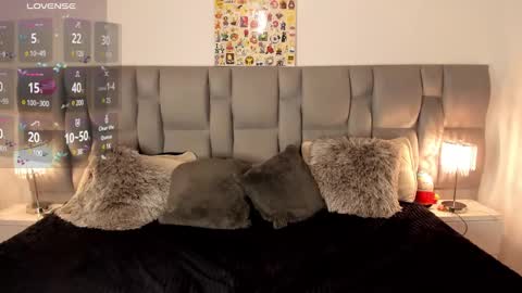 Snapshot of nickytouse chatting on 03/08/25, 12:22 Nicky online show from 03/08/25, 12:22