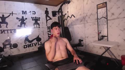 Snapshot of nico_herrera_ chatting on 12/20/25, 07:43 Nico online show from 12/20/25, 07:43