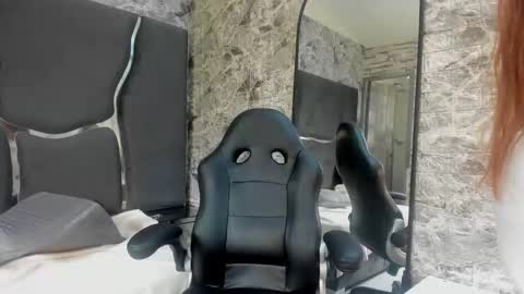 Snapshot of nico_mahecha chatting on 10/29/25, 07:48 nico_mahecha online show from 10/29/25, 07:48