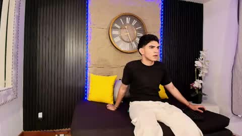 Snapshot of nico_monroet chatting on 04/14/26, 11:11 nico_monroet online show from 04/14/26, 11:11