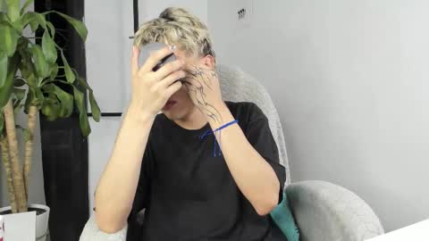 Nico  online show from 10/20/25, 03:51