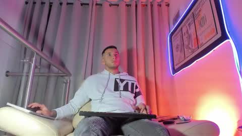 Nicolas online show from 03/21/26, 05:45