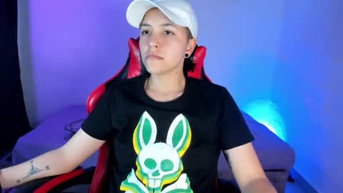 Snapshot of nicocoox chatting on 11/19/25, 02:00 NICO online show from 11/19/25, 02:00