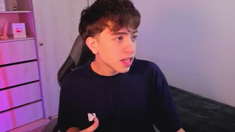 Nicolas online show from 09/22/25, 07:05