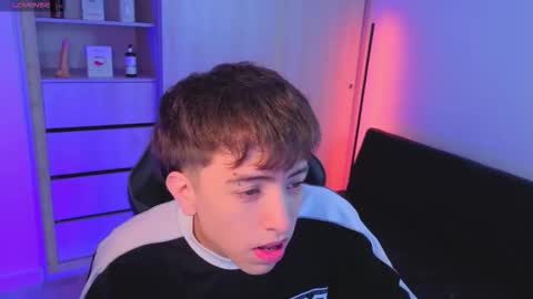 Nicolas online show from 10/22/25, 08:08