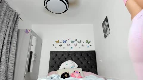 Snapshot of nicol3_0 chatting on 11/29/25, 04:59 Nicole online show from 11/29/25, 04:59