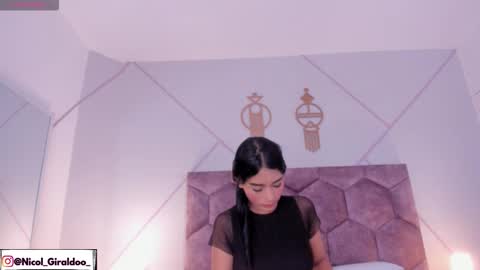Snapshot of nicol_giraldo chatting on 03/26/26, 03:45 Nicol online show from 03/26/26, 03:45