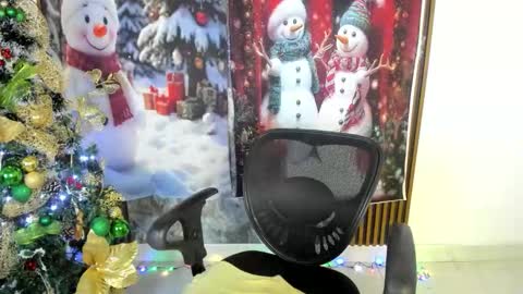 Nicol sanchez online show from 11/30/25, 08:35