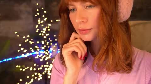 Nicol Moonn online show from 12/19/25, 06:42