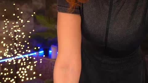 Nicol Moonn online show from 12/21/25, 06:42