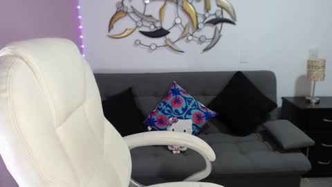 Snapshot of nicol_storm chatting on 12/16/24, 11:18 nicole Storm online show from 12/16/24, 11:18