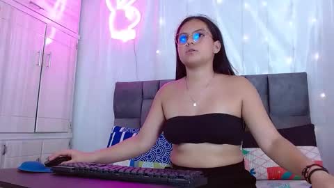 Snapshot of nicol_sweet0 chatting on 01/05/26, 08:01 nicol online show from 01/05/26, 08:01