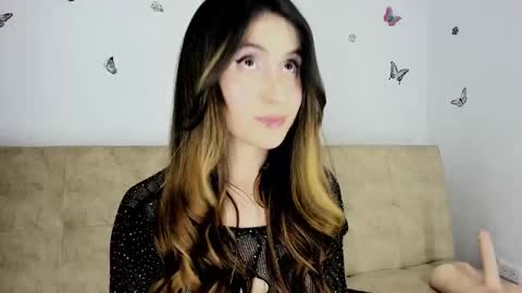 Snapshot of nicol_swift_ chatting on 12/16/24, 02:47 Nicol online show from 12/16/24, 02:47