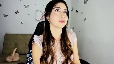 Snapshot of nicol_swift_ chatting on 01/19/25, 02:04 Nicol online show from 01/19/25, 02:04