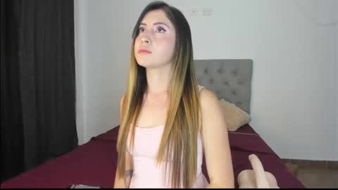 Snapshot of nicol_swift_ chatting on 02/08/25, 01:11 Nicol online show from 02/08/25, 01:11