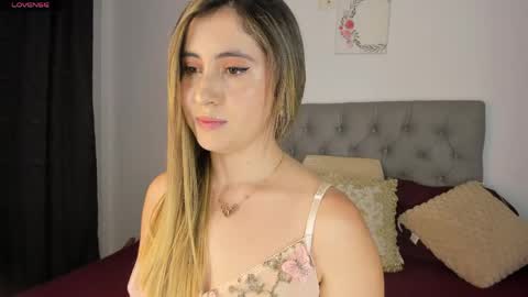 Snapshot of nicol_swift_ chatting on 04/23/26, 11:18 Nicol online show from 04/23/26, 11:18