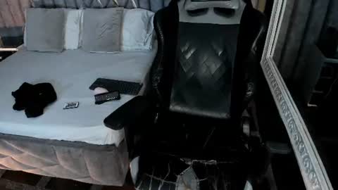 Nicolai online show from 07/06/26, 03:03