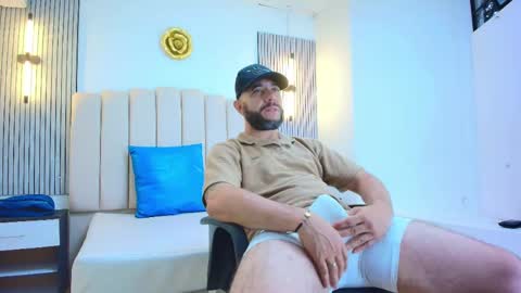 Snapshot of nicolas_cray chatting on 05/20/26, 12:11 NICOLAS online show from 05/20/26, 12:11