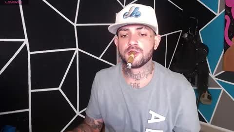 nicolas online show from 11/05/25, 04:01