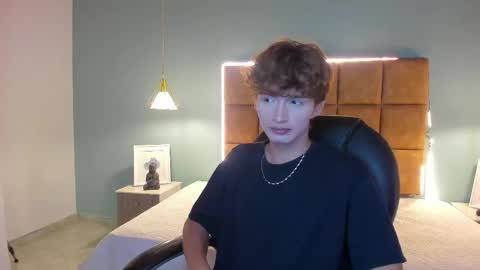 Snapshot of nicolasferrer18 chatting on 11/04/25, 07:24 nicolasferrer18 online show from 11/04/25, 07:24