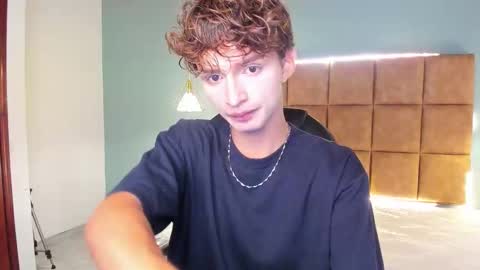 Snapshot of nicolasferrer18 chatting on 11/12/25, 07:35 nicolasferrer18 online show from 11/12/25, 07:35