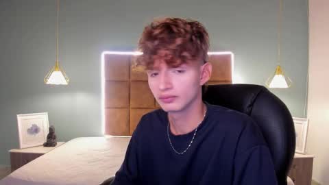 Snapshot of nicolasferrer18 chatting on 11/17/25, 07:30 nicolasferrer18 online show from 11/17/25, 07:30