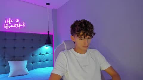 Snapshot of nicolasferrer18 chatting on 11/24/25, 07:24 nicolasferrer18 online show from 11/24/25, 07:24