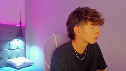 Snapshot of nicolasferrer18 chatting on 11/30/25, 07:18 nicolasferrer18 online show from 11/30/25, 07:18