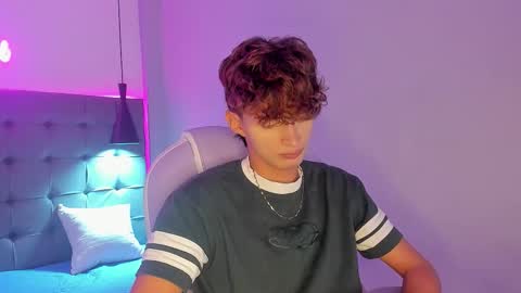 Snapshot of nicolasferrer18 chatting on 12/01/25, 07:30 nicolasferrer18 online show from 12/01/25, 07:30