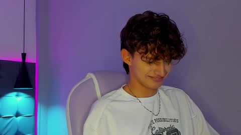 Snapshot of nicolasferrer18 chatting on 12/13/25, 07:53 nicolasferrer18 online show from 12/13/25, 07:53