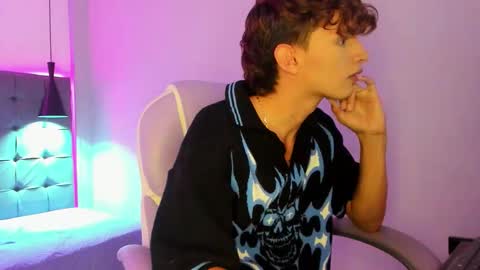 Snapshot of nicolasferrer18 chatting on 12/14/25, 07:29 nicolasferrer18 online show from 12/14/25, 07:29