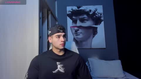 Snapshot of nicolasmuscle chatting on 06/28/26, 01:06 Andres online show from 06/28/26, 01:06