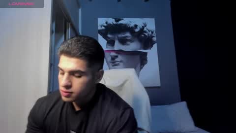 Snapshot of nicolasmuscle chatting on 07/05/26, 04:19 Andres online show from 07/05/26, 04:19
