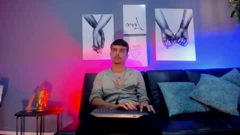 Snapshot of nicolasrey1 chatting on 11/09/25, 03:27 Nicolas Rey online show from 11/09/25, 03:27