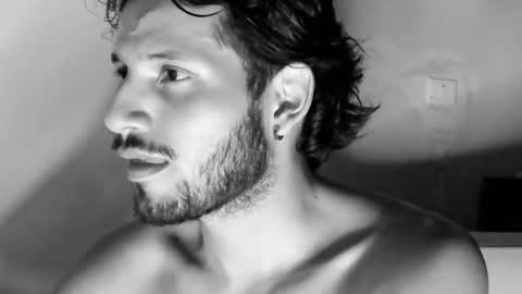 nicolasrodrii online show from 02/18/25, 03:53