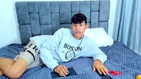 nicolastorres__ online show from 10/28/25, 07:12