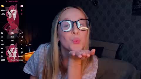 Nicoletta online show from 10/10/25, 05:34