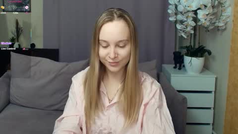 Nicoletta online show from 01/08/26, 07:05