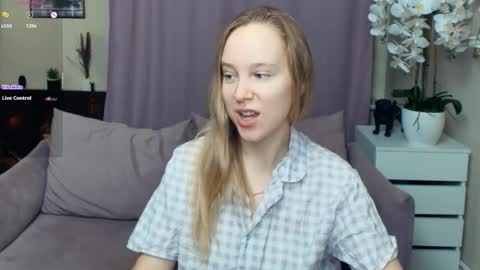 Nicoletta online show from 01/18/26, 06:55