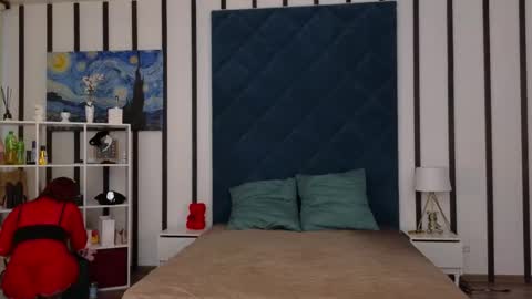 Snapshot of nicole_8788 chatting on 02/18/25, 09:32 Lily dont forget to thumbs up me online show from 02/18/25, 09:32