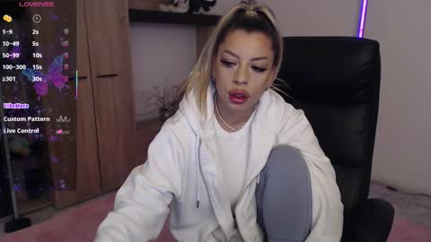 Nico online show from 12/02/25, 03:40