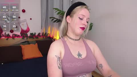 Nicole online show from 01/04/25, 03:28