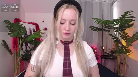 Nicole online show from 01/05/25, 10:10