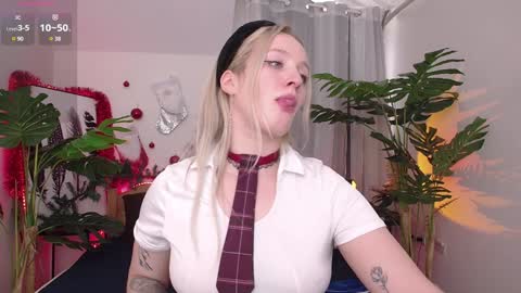 Nicole online show from 01/05/25, 01:15