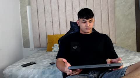 nicole_and_thiago online show from 01/27/25, 12:33