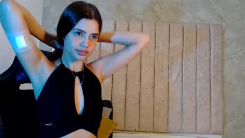 nicole_and_thiago online show from 02/14/25, 01:45