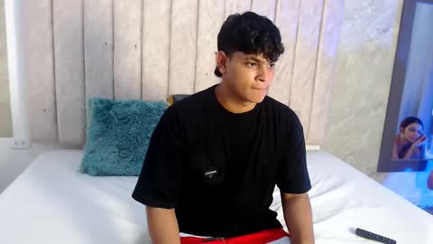 nicole_and_thiago online show from 03/08/25, 08:57